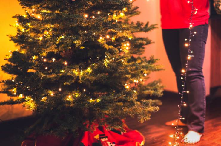 Come montare le lucine sull'albero nel modo corretto