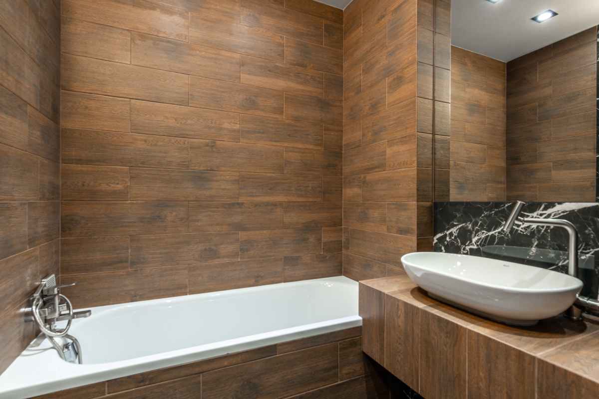 Come migliorare l'aspetto di un bagno senza finestra?