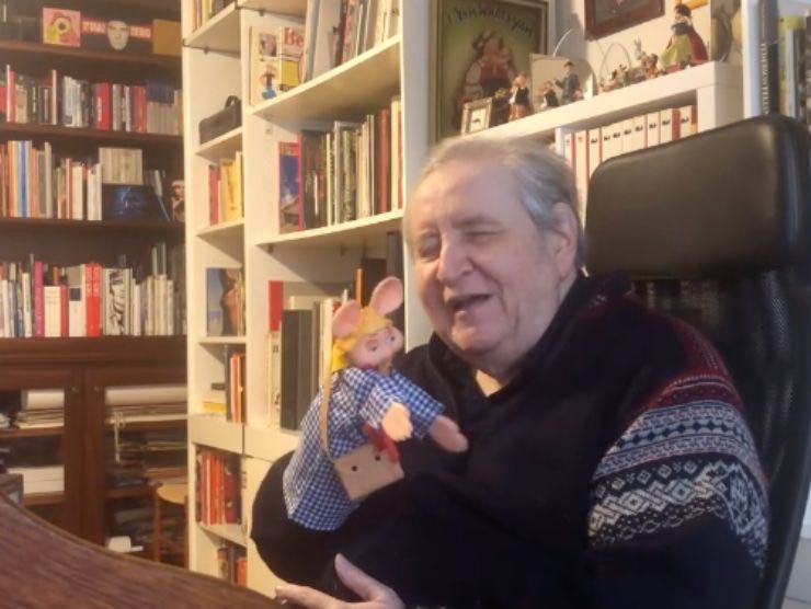 Fumetti e opere d'arte a casa di Vincenzo Mollica