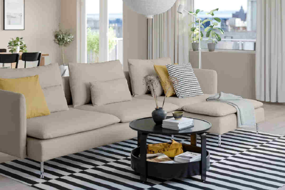 Ikea, in offerta il divano più amato da tutti: comodità ed eleganza ad un prezzo incredibile