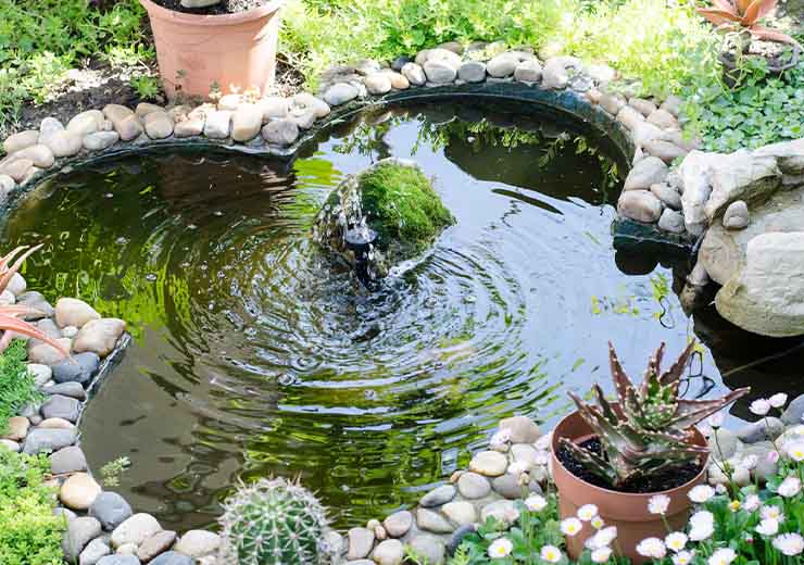 fontana in giardino stile marino