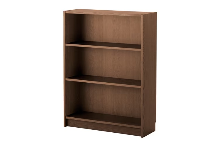 Libreria Billy Ikea di colore marrone