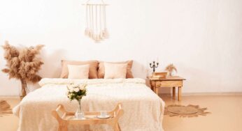 Il beige non è più il neutro per la camera da letto: spazio alla nuance romantica e chic
