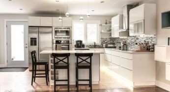 Se hai una cucina quadrata, questo è l’arredamento giusto: 3 idee per spazi super funzionali