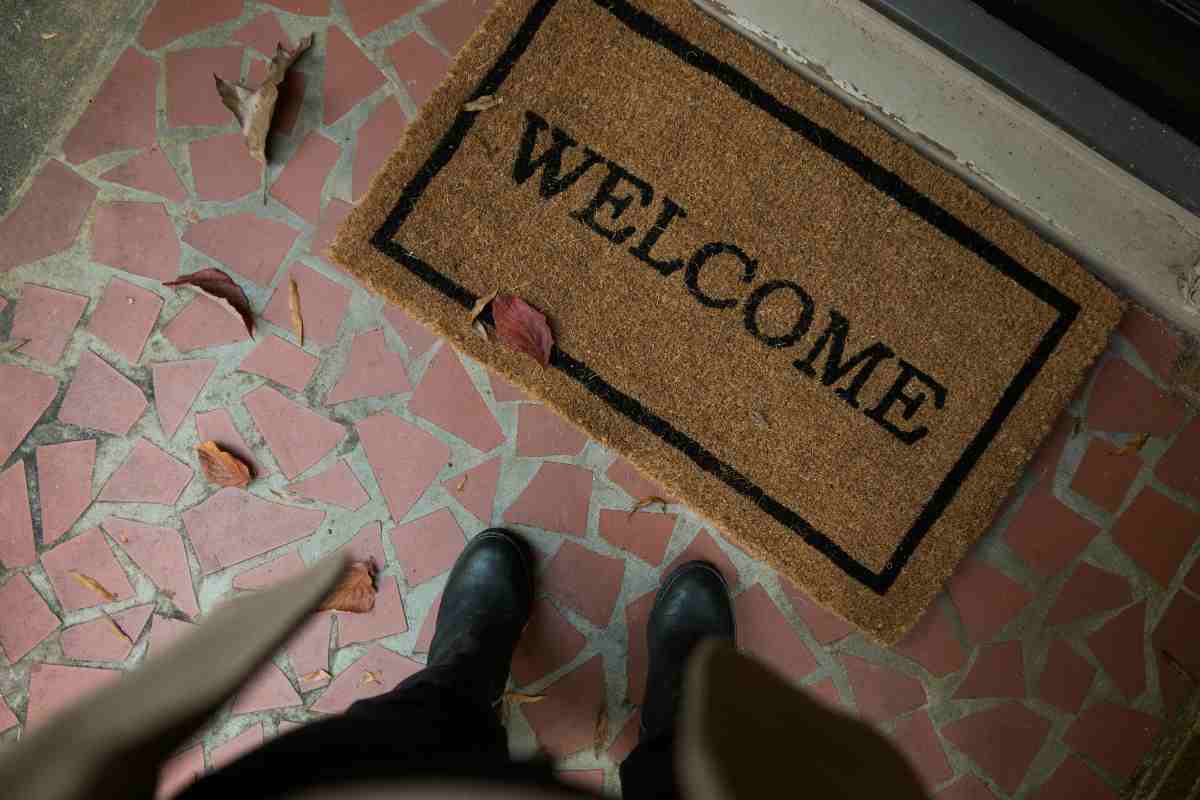 Zerbino Divertente 'Scarpe Fuori' Con Frase, 76x43 Cm, In PVC Con Retro Antiscivolo, Per Interno/esterno