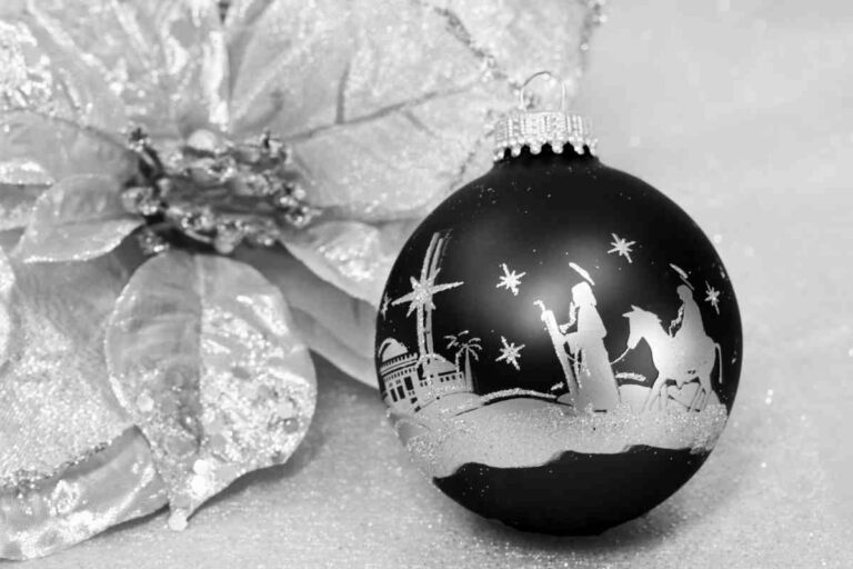 Albero di Natale nero, idee per addobbi chic | DesignMag