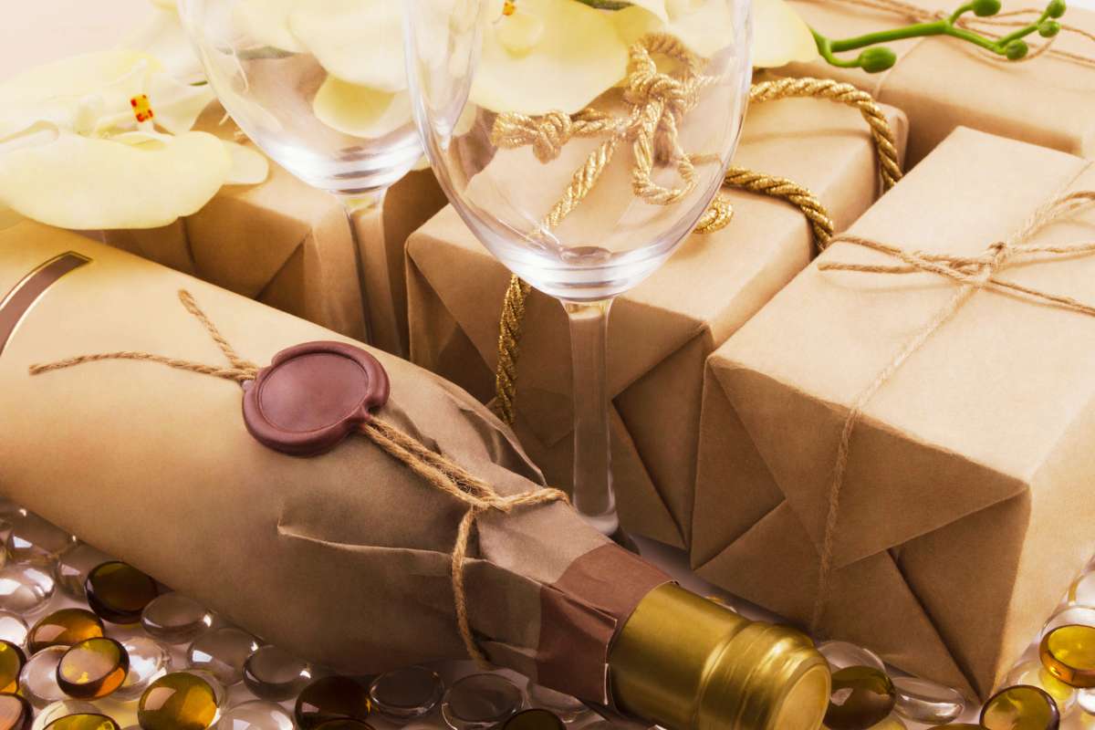 vino e bicchieri.