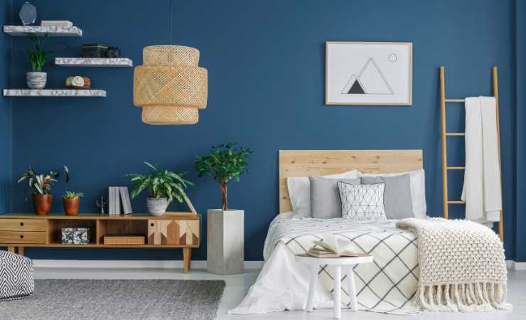 Camera da letto color blu navy