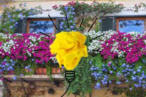 fiori e lampadina per idea