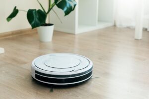 robot pulizie sul pavimento