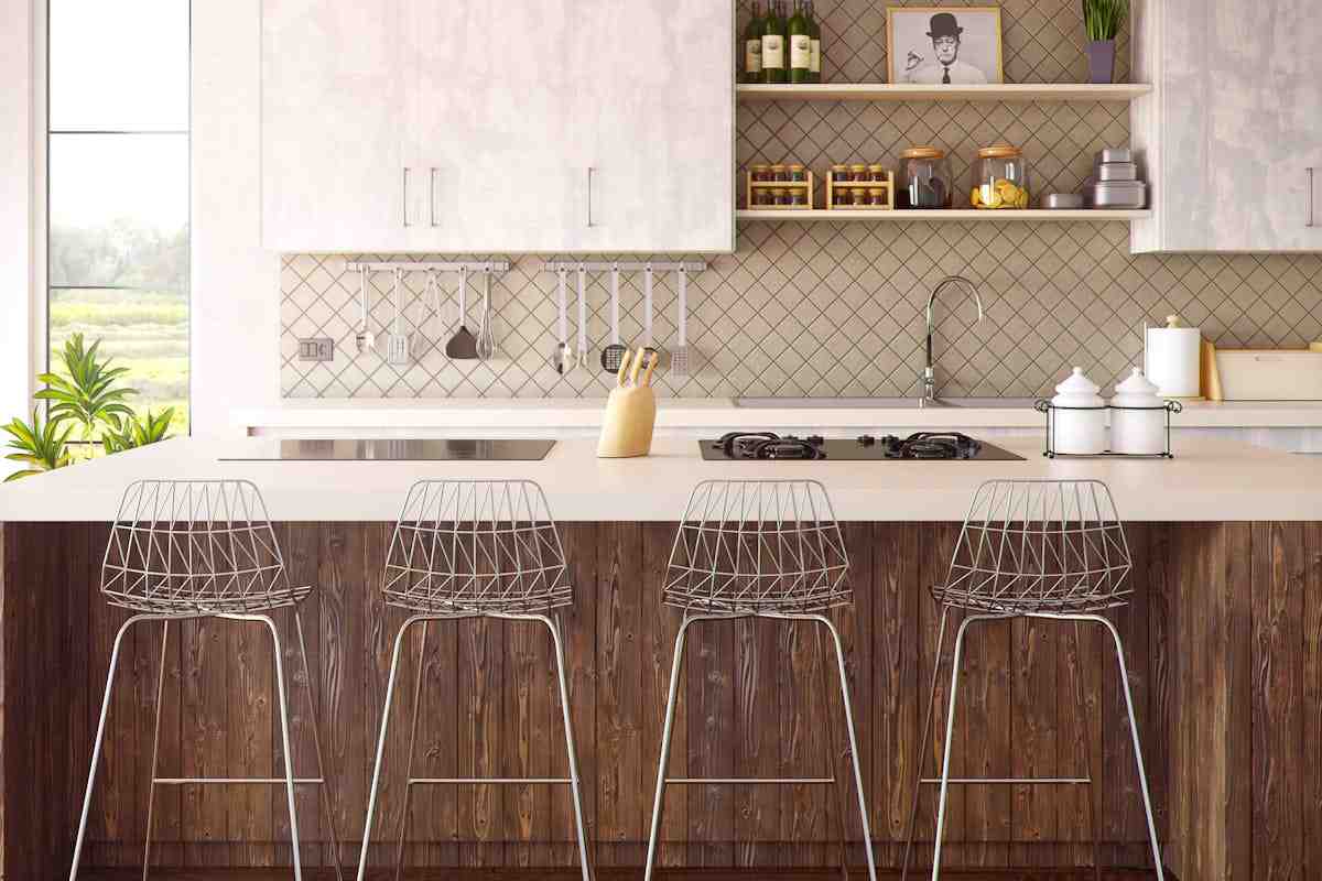 cucina con sgabelli alti