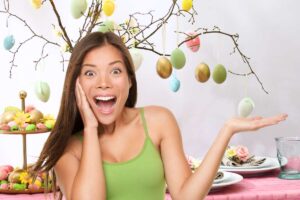 tavola pasqua donna sorpresa