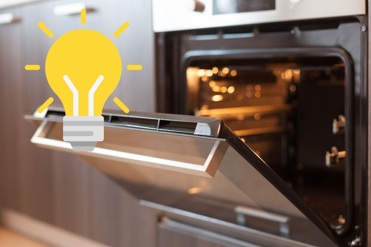 Forno aperto e lampadina