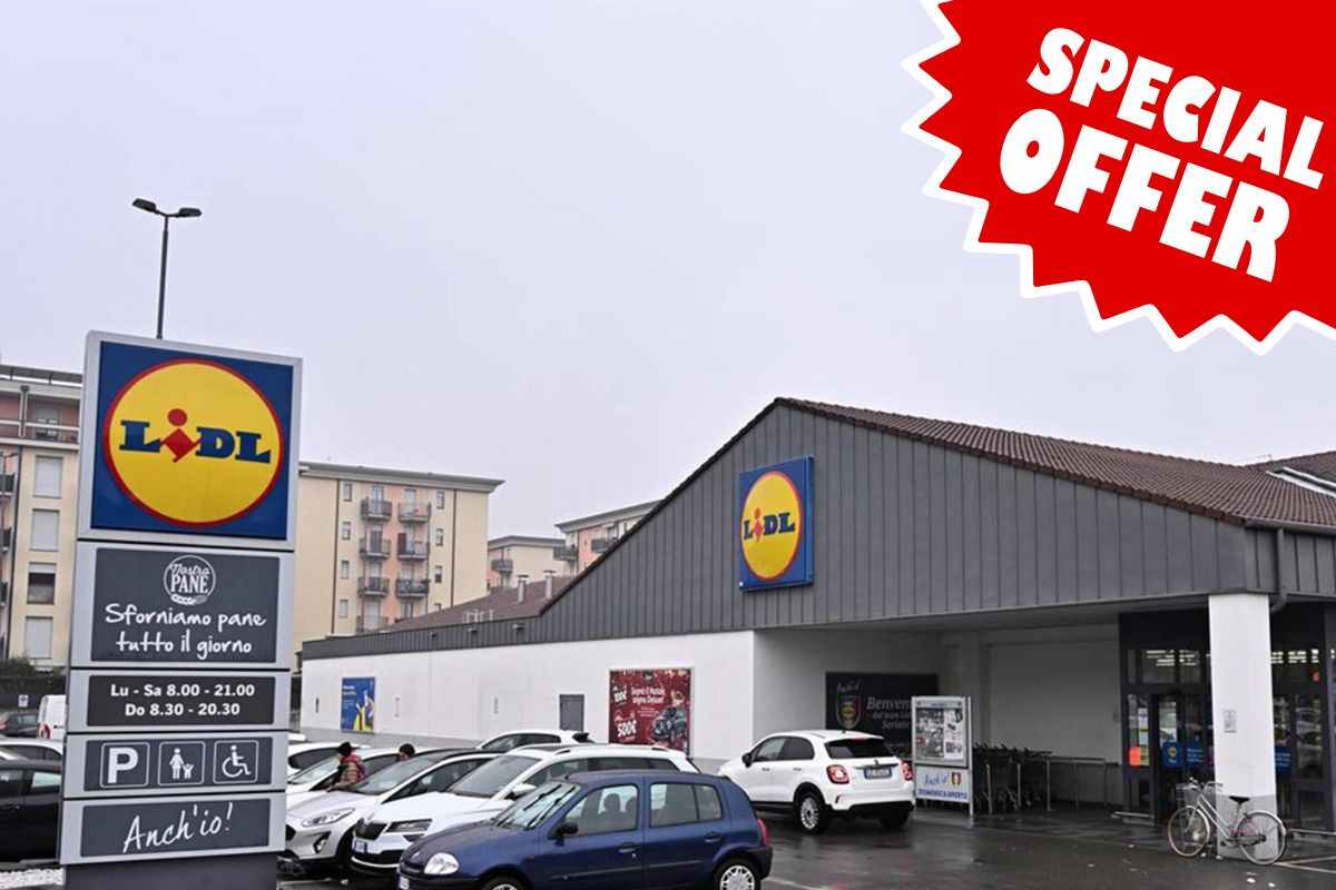 Entrata supermercato Lidl e scritta super offerta
