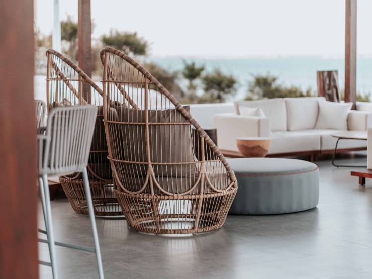 mobili da giardino con vista mare