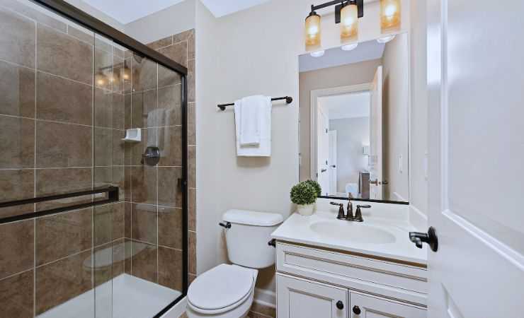 un bagno piccolo ma moderno