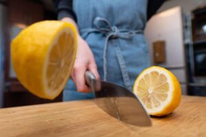 Tagliare un limone