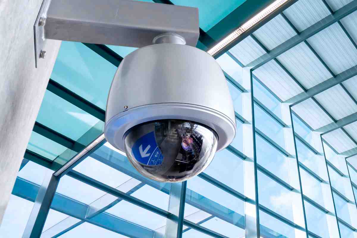Telecamere all'esterno di un condominio