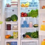 alimenti e bevande nel frigo