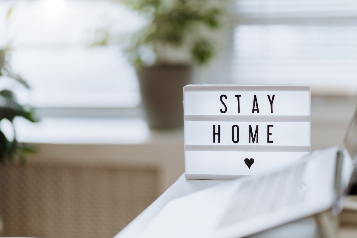 scritta Home