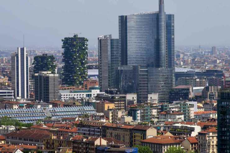 veduta dei grattaceli di Milano