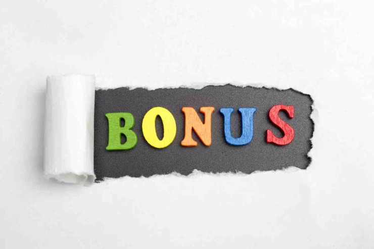 scritta bonus colorata su sfondo nero 