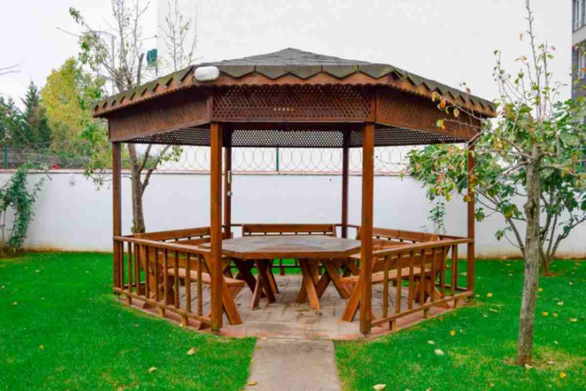 gazebo in giardino