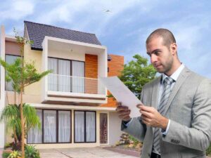 sfondo casa e persona che legge documento