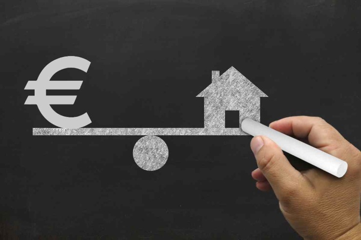Casa e simbolo euro