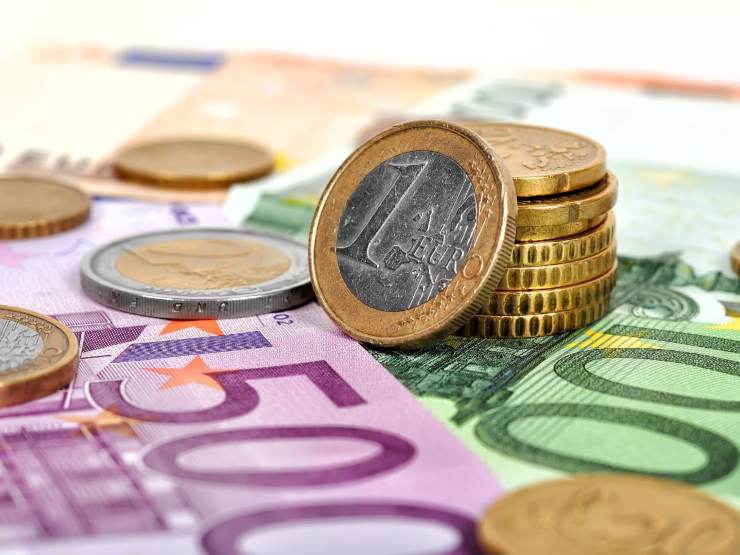 banconote e monete euro