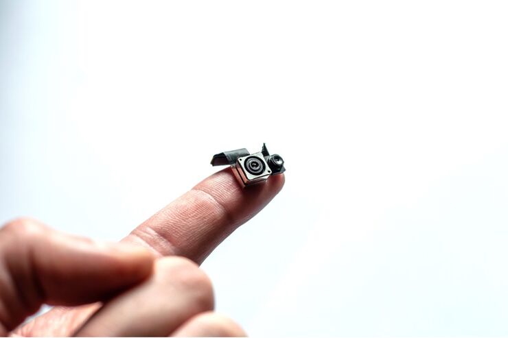 Microcamera sul dito