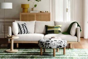 Angolo relax con mobili Ikea in soggiorno