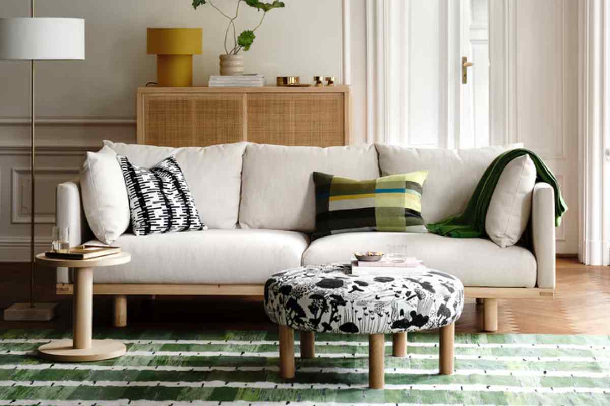Angolo relax con mobili Ikea in soggiorno