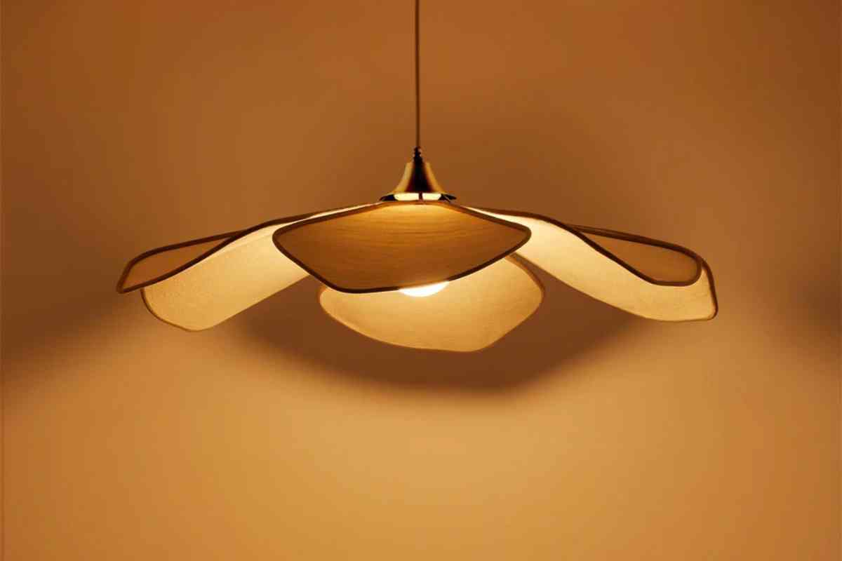 Lampadario Benavid Sklum illuminato