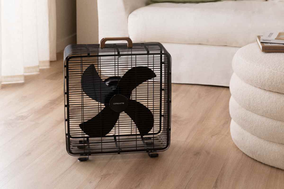 Ventilatore stile industriale in offerta su sklum poggiato per terra