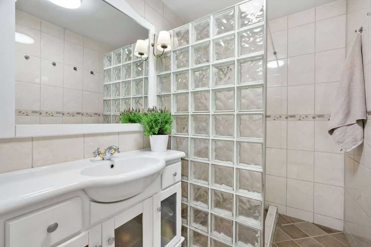 arredo con pareti di vetro