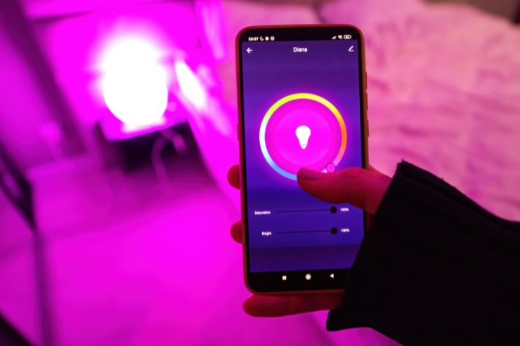 lampadina smart e app