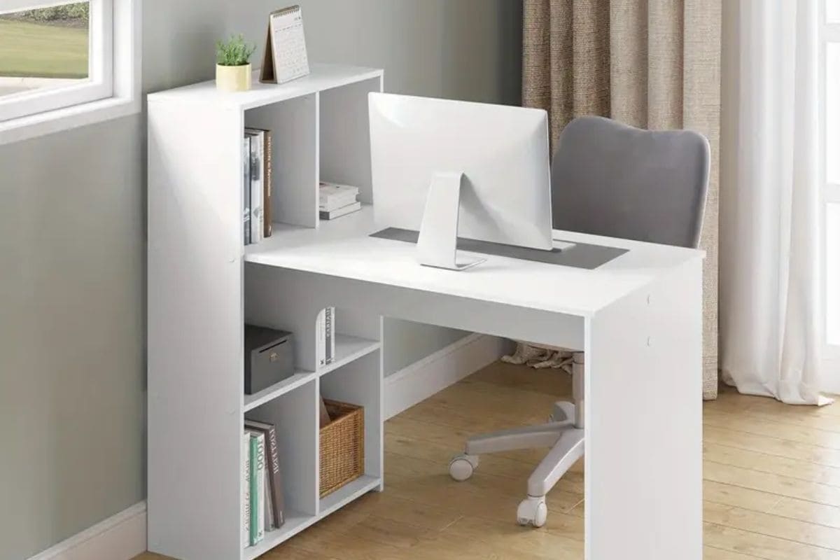 scrivania pc con mensola
