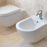 Un tradizionale bidet in un bagno