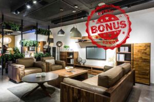 Un salone con mobili nuovi con scritta bonus in alto a destra