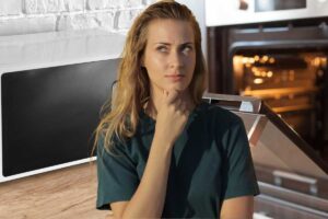 Forni a gas ed elettrico, donna