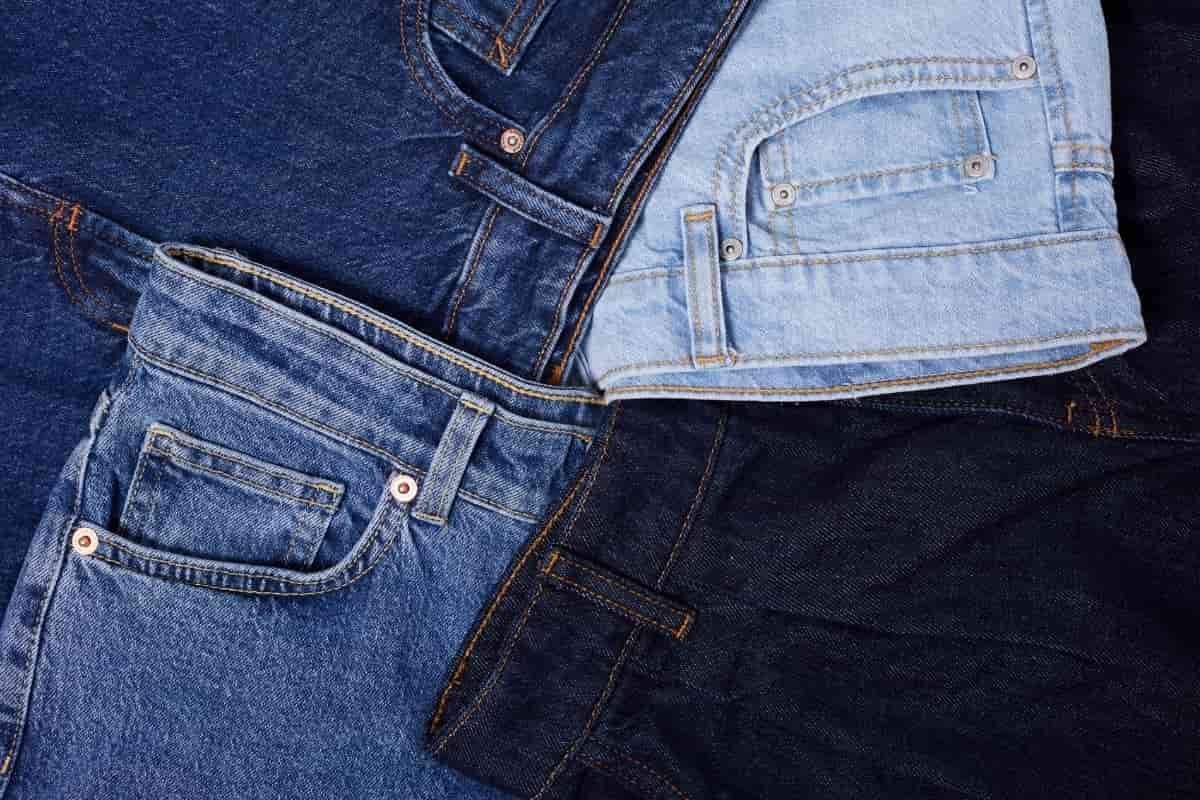 Jeans di vari colori