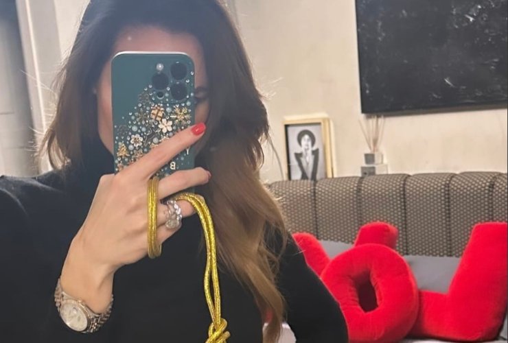 selfie ilary blasi in camera da letto