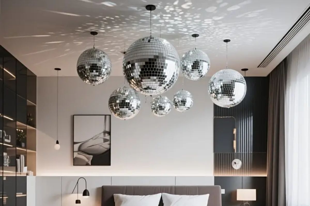discoball al soffitto
