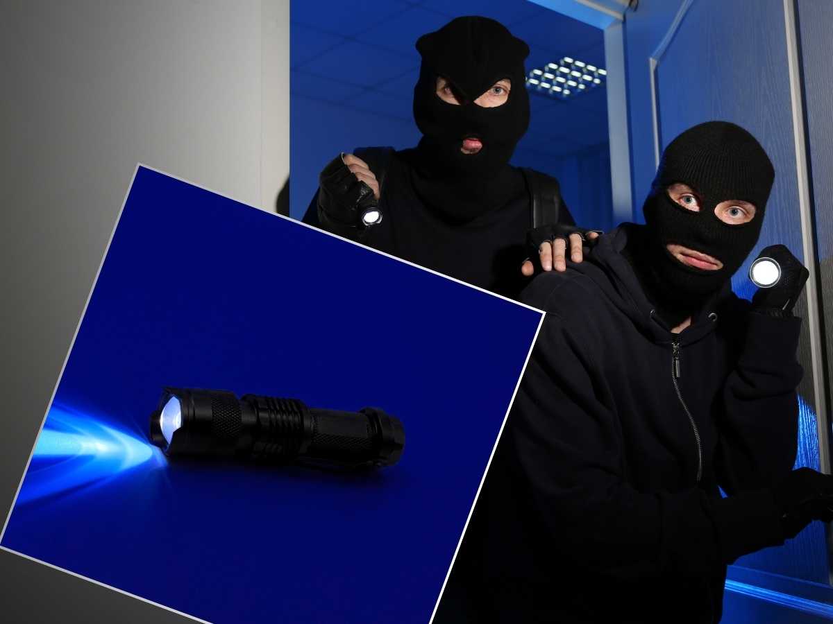 sfondo ladri, in primo piano torcia led