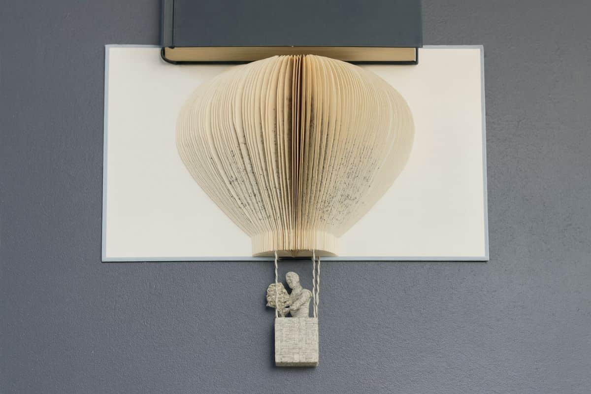 mongolfiera realizzata con libro