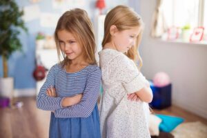 bambine che litigano