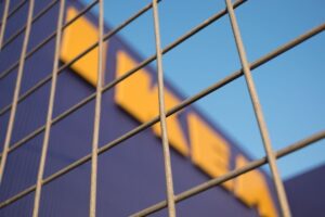 Negozio Ikea con logo