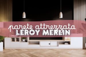 Parete attrezzata di fondo con scritte in primo piano