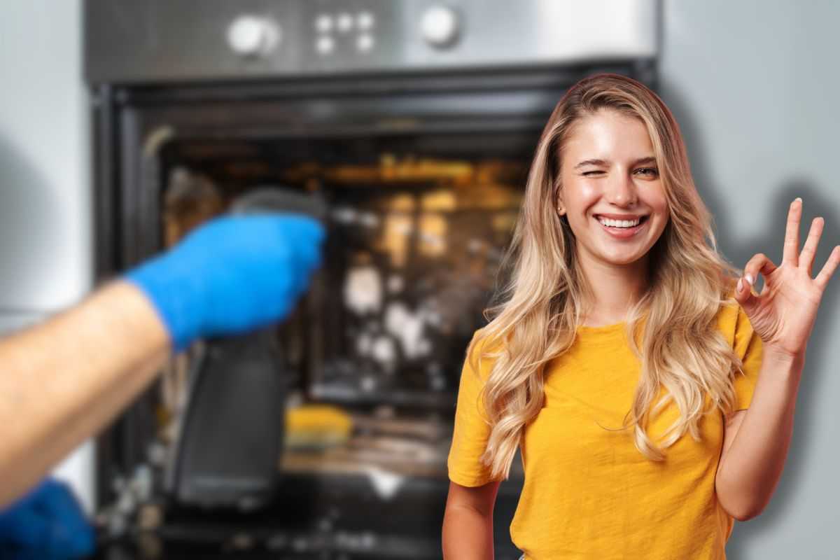 donna che pulisce forno e un'altra che fa ok con le mani